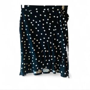 NWT ASOS DESIGN MINI WRAP SKIRT IN BLACK AND WHITE POLKA DOT PRINT SIZE 4